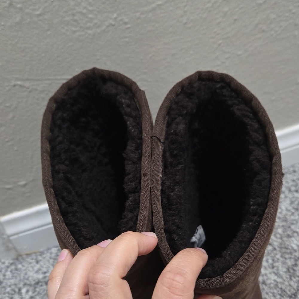 UGG Chocolate Suede Boots - Picture 4 of 5